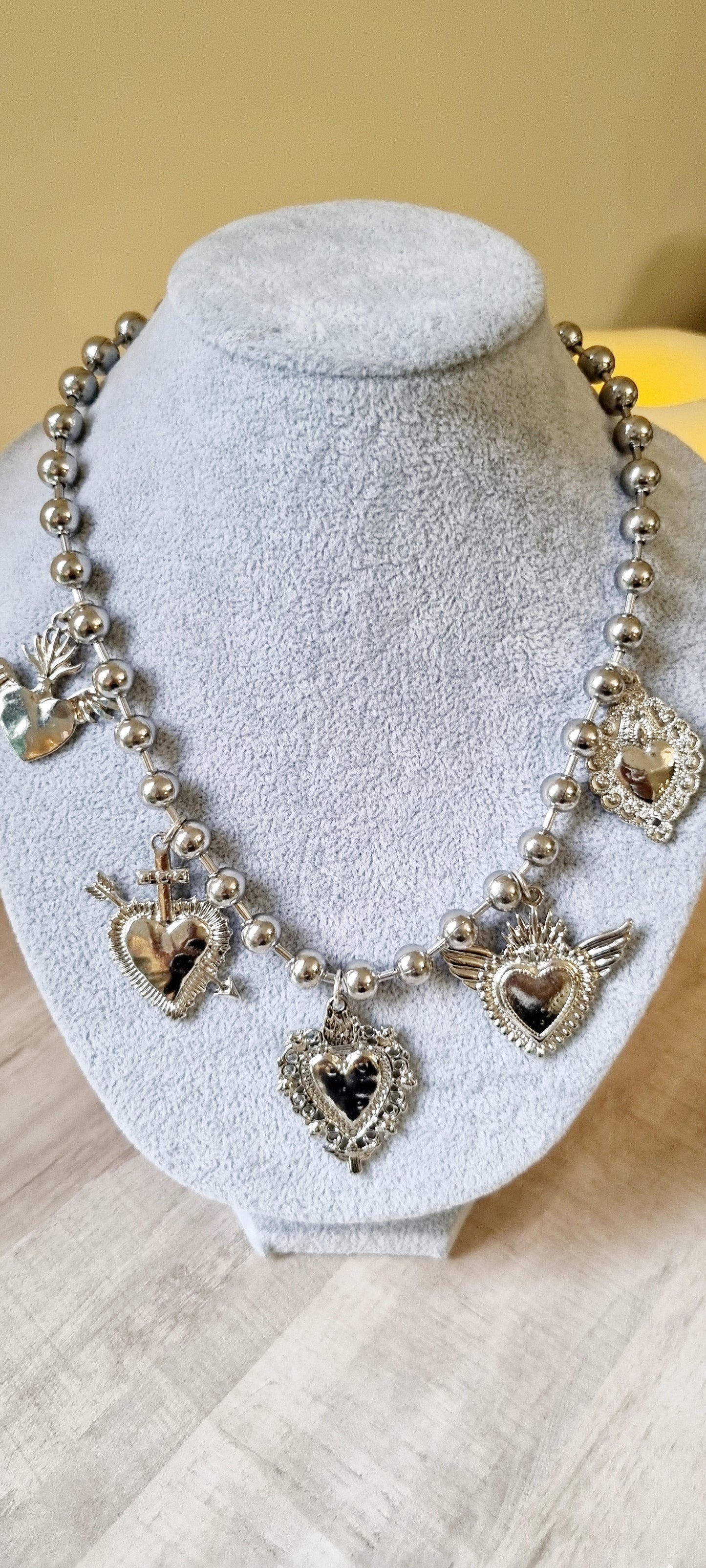 Collar corazones plateado