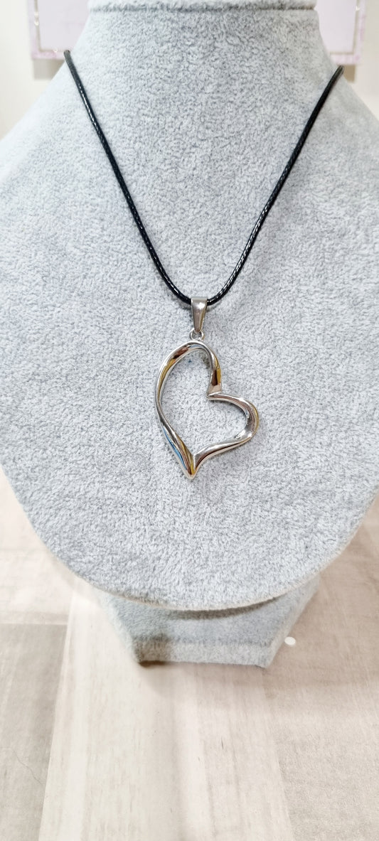 Collar figura corazón