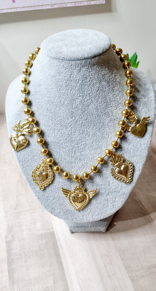 Collar corazones dorado