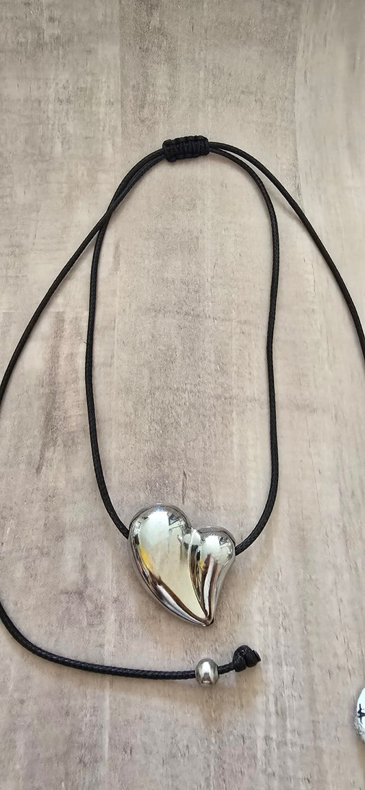 Collar corazón irregular