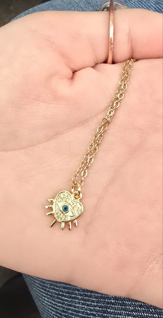 Cadenita ojito corazón