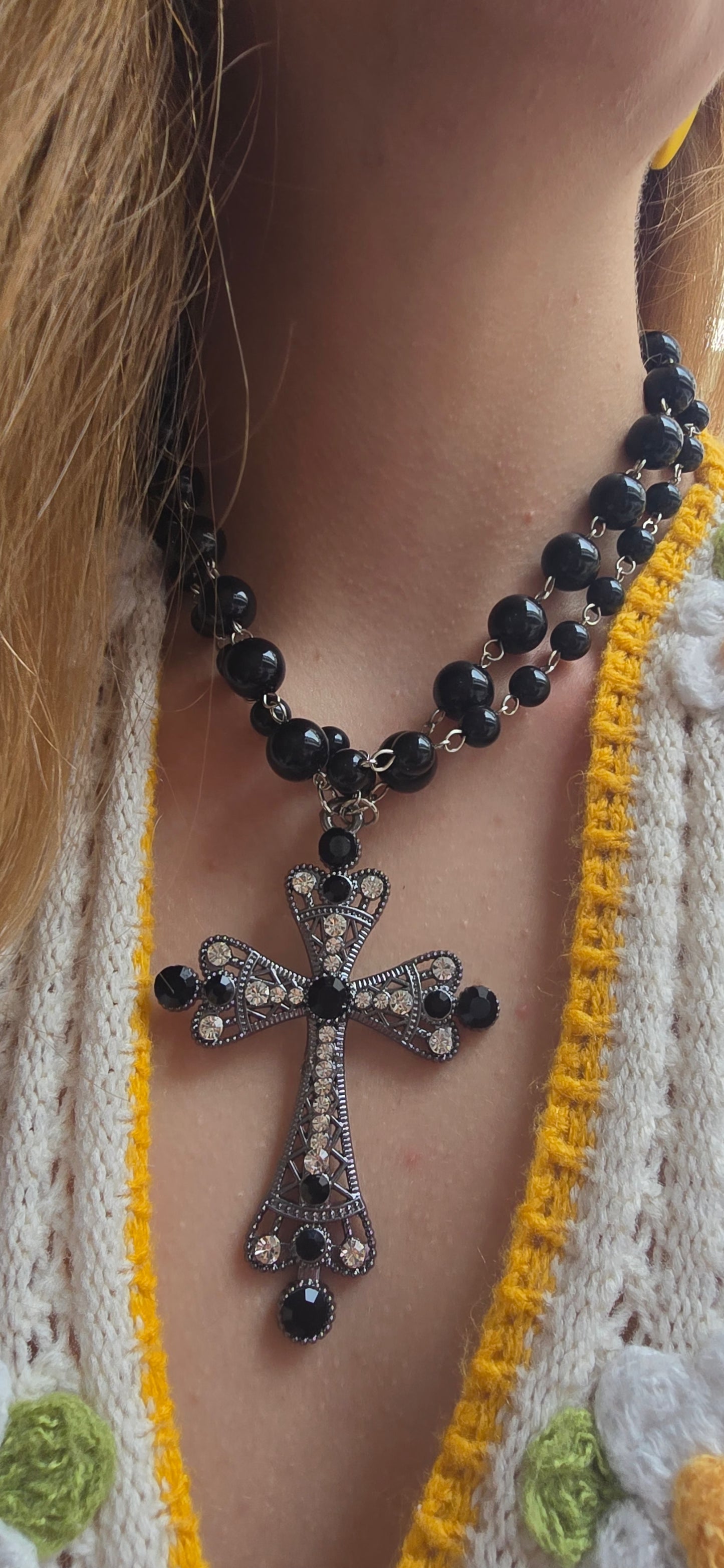 Collar cruz chunky negro